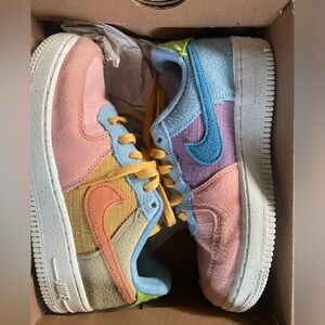 Kids Nike Sun Club Air Force 1’s size 1 y used